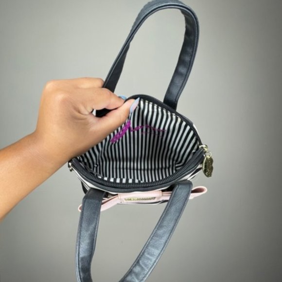 Betsy Johnson Mini Handbag - Picture 3 of 3